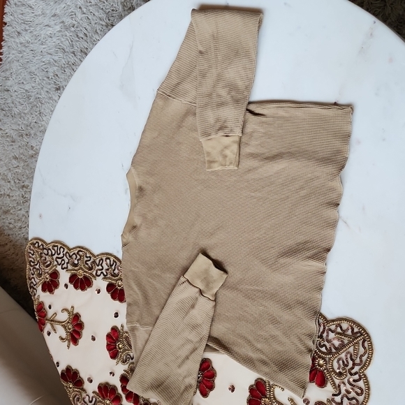 NWT Aritzia TNA Alamo waffle long sleeve top in barrel brown size medium - Picture 8 of 9